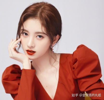 从头发丝到身高没一个是真的,这位绝世大美女,真的心安理得