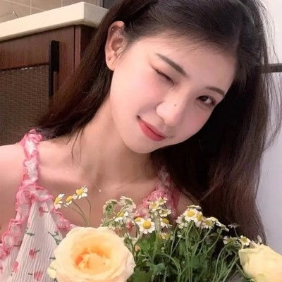 女生真人头像吹着晚风看海就你和我