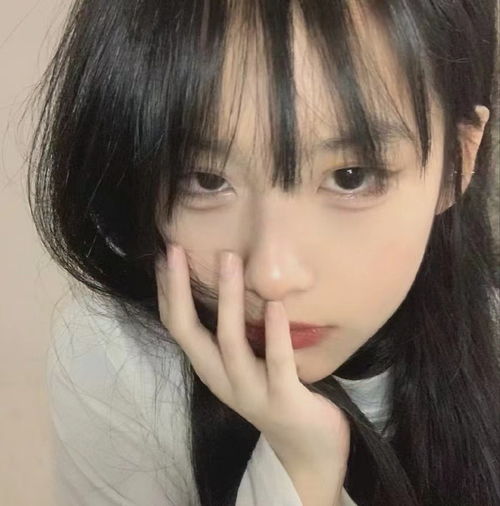 女生头像希望有人告诉你,你的开心比对错重要.