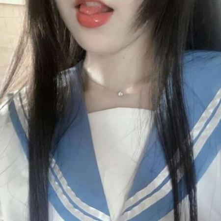 成熟女生用的头像,长的挺好看喜欢就好