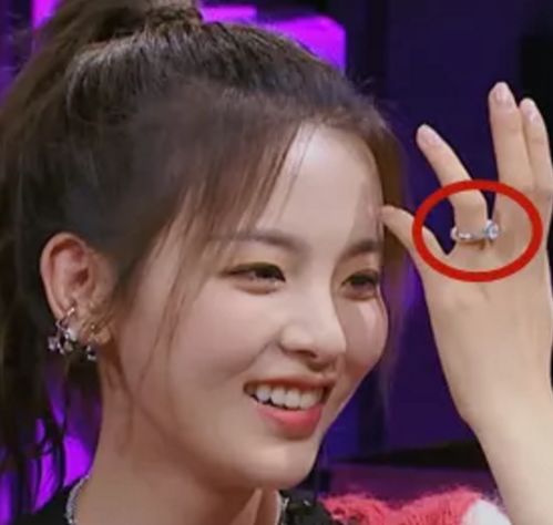 杨超越成名后,却被批戴钻石戒指炫富,当得知售价后黑粉闭嘴了