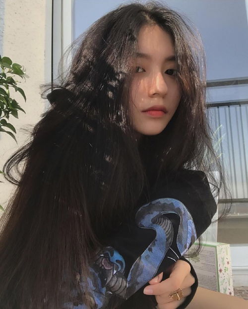 零零后越南美女,凭一张侧颜照疯狂吸粉,被夸神似很多美少女的美少女,