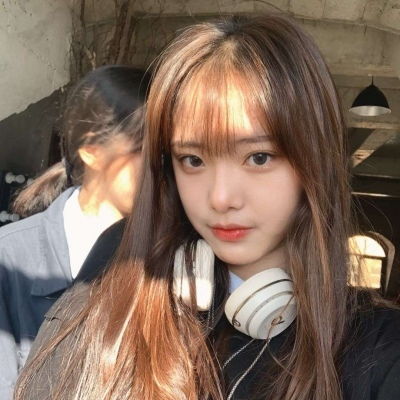 伤感的头像女生真人版唯美