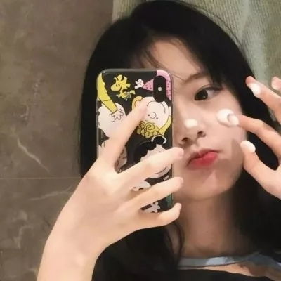 可爱且迷人的小姐姐头像