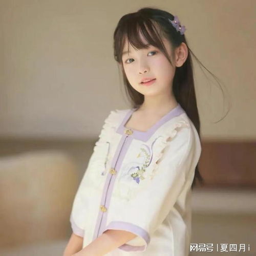 爸妈收养了一个十二岁女孩当我姐姐,身为独生女我实在是接受不了