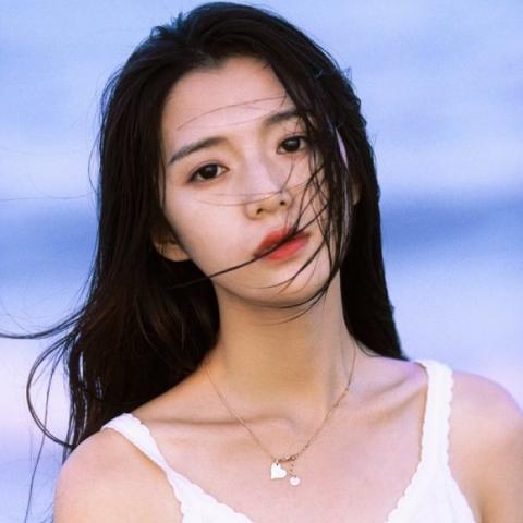 女生18岁之前,脸上有这3个特征,以后长大肯定是个万人迷