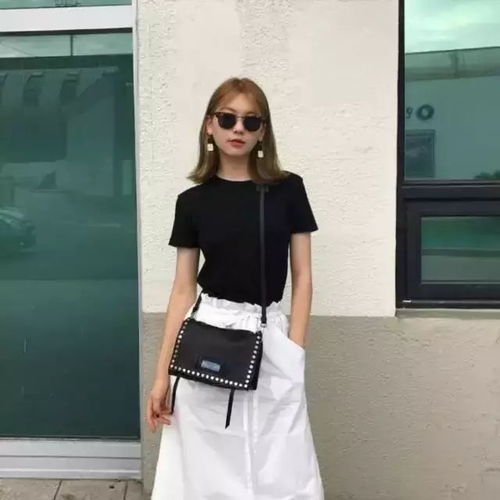短发女生衣服这么穿,耳饰这么戴,很女人