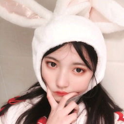 狼狈微丧女头你别出现在我黎明的梦里,我怕我醒来却抱不到你