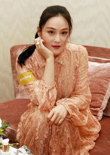 谷城新闻网张馨予一袭蕾丝长裙展女神范扎马尾好惊艳网友美到无与伦比