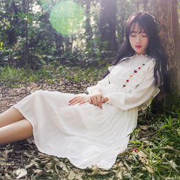 初秋天绝不能丢的裙装,秒变青春美少女