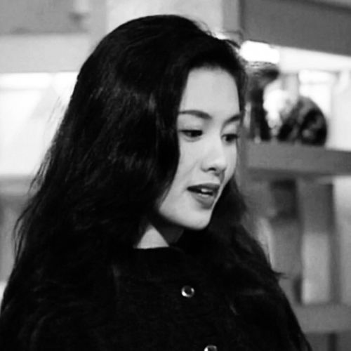 头像黑白女生头像