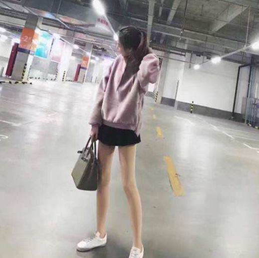 知性女星最会穿的不只高圆圆,还有她1双袜子减龄10岁