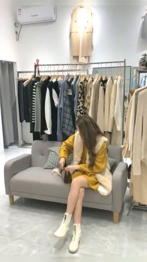 上班族女生这样搭,成熟稳重有气质,女人味十足