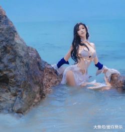 cos貂蝉神还原,水中画面太惊艳貂蝉小姐姐落水了,快去救她