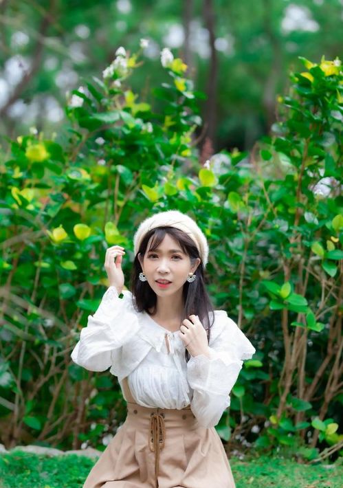 有的女孩子也许长相不是特别漂亮,但笑起来的样子却格外甜美