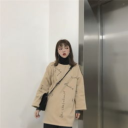 货号6665,56外贸女装性bf风百搭字母印花宽松显瘦加绒撞色高领卫衣,颜色卡其