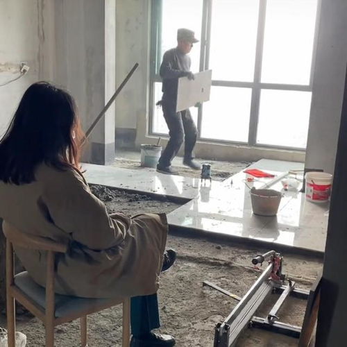 女孩第一次装修新家不放心当监工,女孩师傅你是做什么工作的