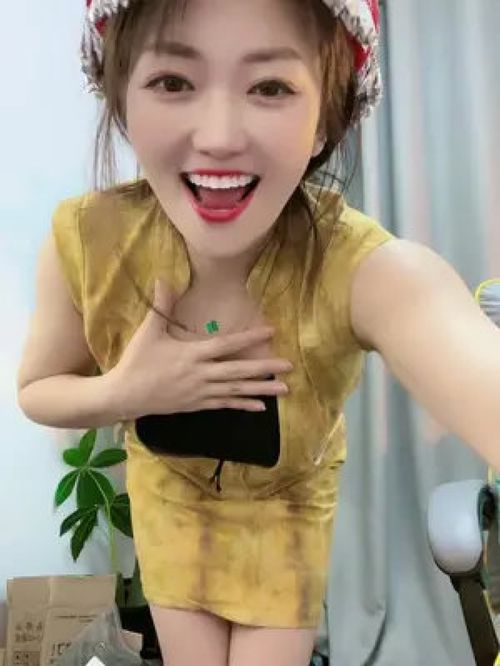 美女卖萌清纯妹子身材秀对口型