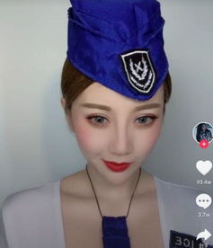 抖音20岁空姐卸妆回家做饭卸完妆秒变大妈,网友我可能瞎了