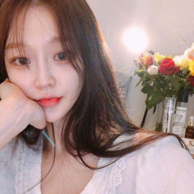 2019最潮最火女生头像长发搞怪可爱点的美女
