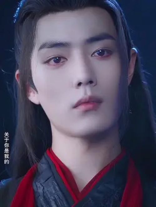 情绪激动时眼尾那一抹红,更是给邪美增添了几分邪魅,邪美亦邪魅肖战杀青宴上收到小女孩送信