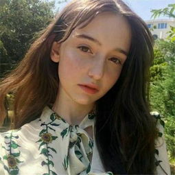 2018qq头像女生欧美范高冷气质人总是要经历一些什么才能成长