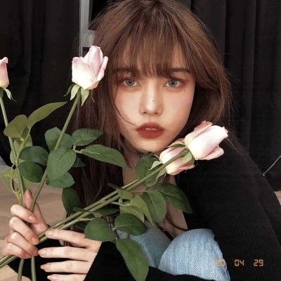 2021抖音天生丽质的高级感女生头像懂得很多之后依旧热爱生活