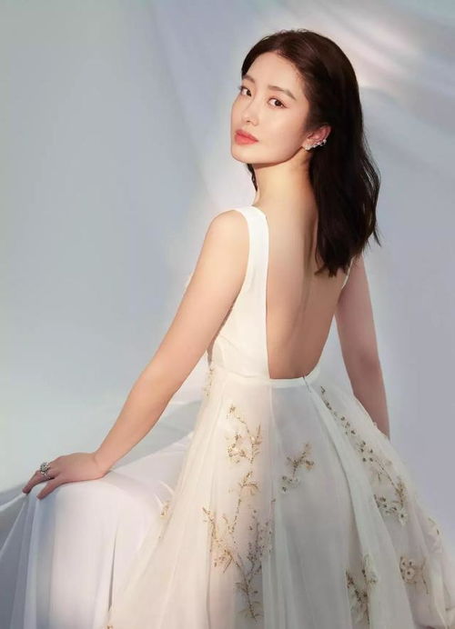 杨采钰,性感妩媚,妖娆迷人