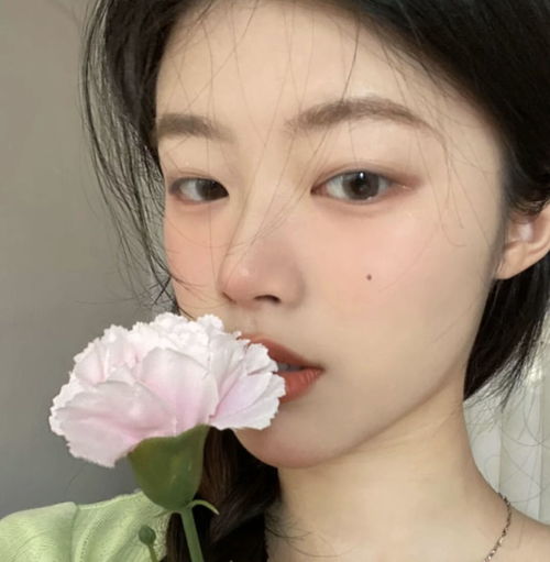 头像一眼惊艳的淡妆清纯气质女生头像