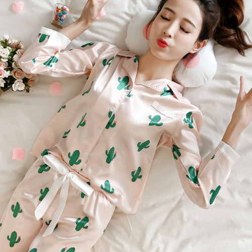 为什么不试试这几款高级新式睡衣呢,祝你有个好梦
