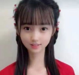 12岁女孩穿汉服走红,一笑倾城惊艳众人,网友长得太着急了
