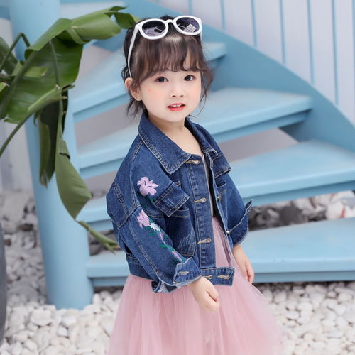 女童韩版宽松牛仔衣外套2020春季新款童装玫瑰绣花中小童牛仔服潮
