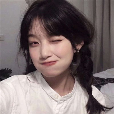 00后女生头像可爱萌妹子我不仅有钱还会开心