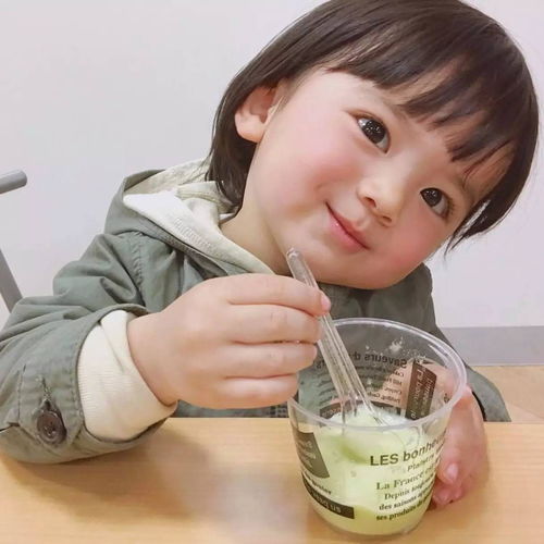 遛萌娃自从迷上了这个男孩纸,我就成为了怪阿姨