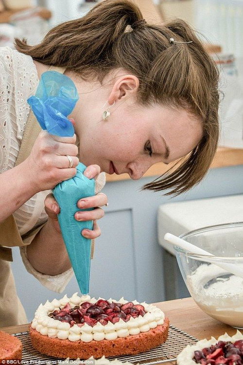 英19岁美女参加烹饪真人秀,打破黑暗料理传说