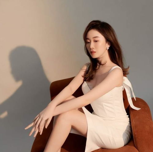 美女主播裴优晒出长腿照,朦胧风格妩媚十足,气质完全不输金佳悦