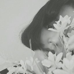 2018帅气的女生黑白头像冷酷帮你是情分不帮你是本分