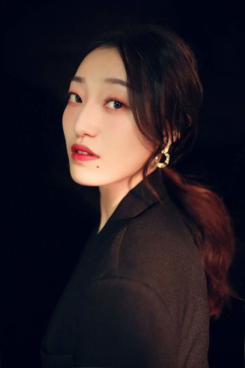 气质美女钱艺凡外表高冷范,内心傻白甜