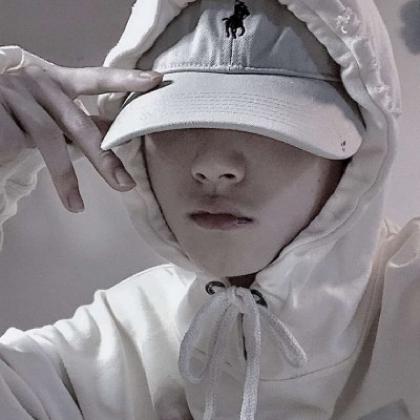 伤心的头像男,没人想过我的感受在呼过我