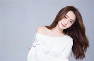 新晋小花钱迪迪曝时尚写真高冷霸气御姐范儿十足