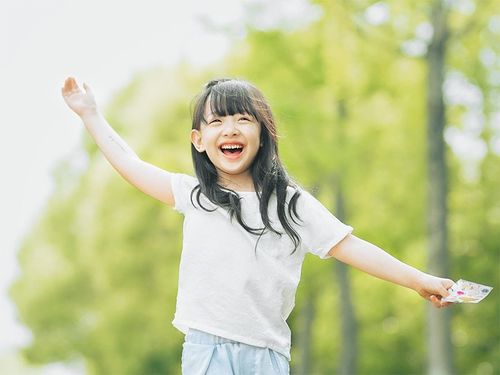 爷爷叫冬天,爸爸叫冬日,妈妈随口给娃取的名字让全家人拍手叫好
