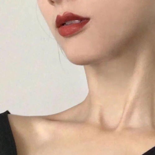 爱不释手的女生头像