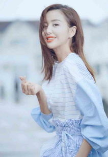 佟丽娅晒侧颜杀美照仙女下凡了