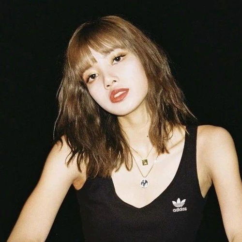 美人计千盼万盼,辣lisa终于在国内营业了