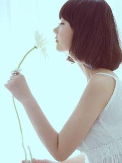 给我几张女生意境竖图,光线强一点的