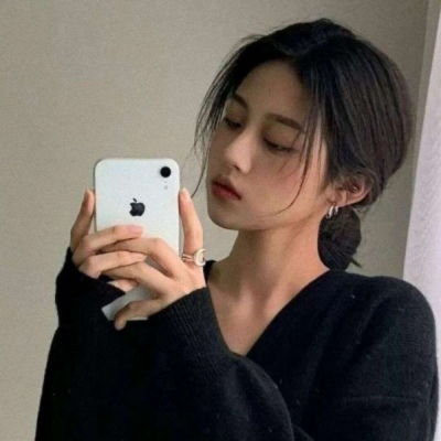 头像女高冷女王范上坂堇