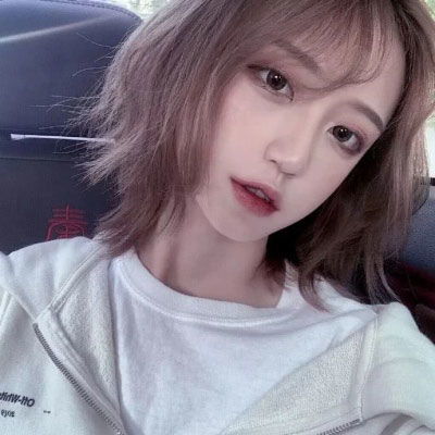 最新网红女生头像抖音最火网红图片女生霸气头像