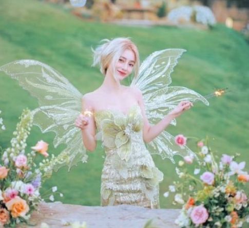 李湘女儿angela和angelababy名字相似,12岁打扮却比33岁杨颖成熟