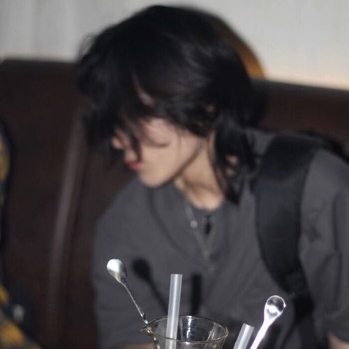 男生不露脸头像所有故事都是从夏天开始的