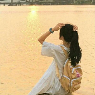 冬天就是想靠近温暖的人和事.女女生头像我要个性网